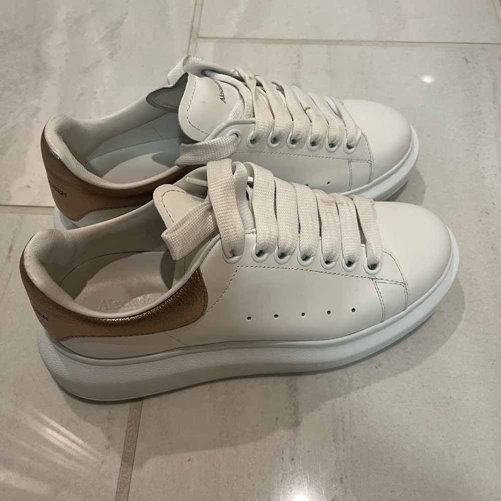 Alexander McQueen Larry Sneakers Rose Gold